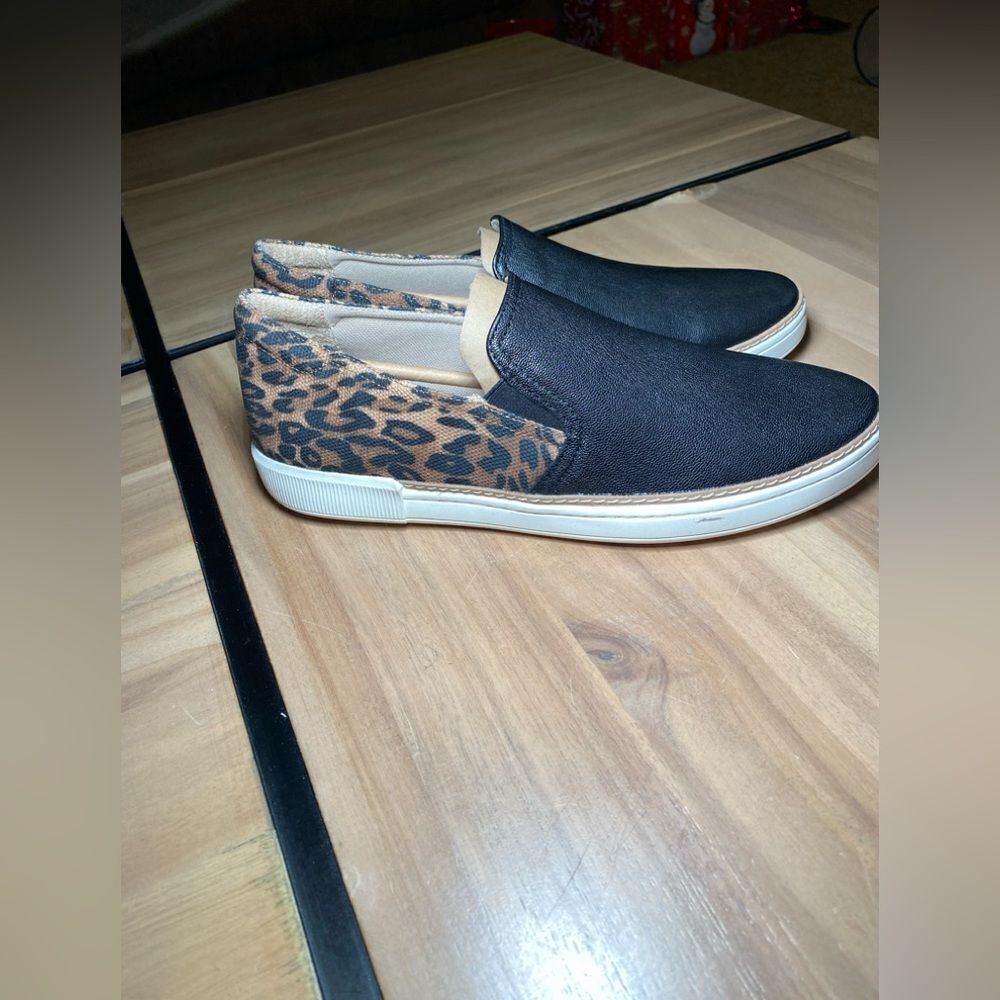 Black and cheetah‎ slip ons